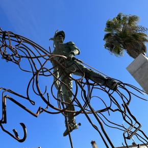 Escultura de Luis Martínez Giraldo. 2000